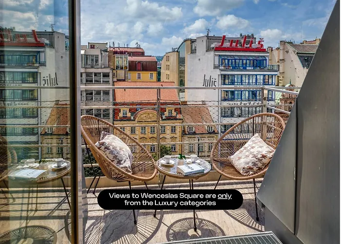 Vn17 Rooftop Suites By Adrez Prag